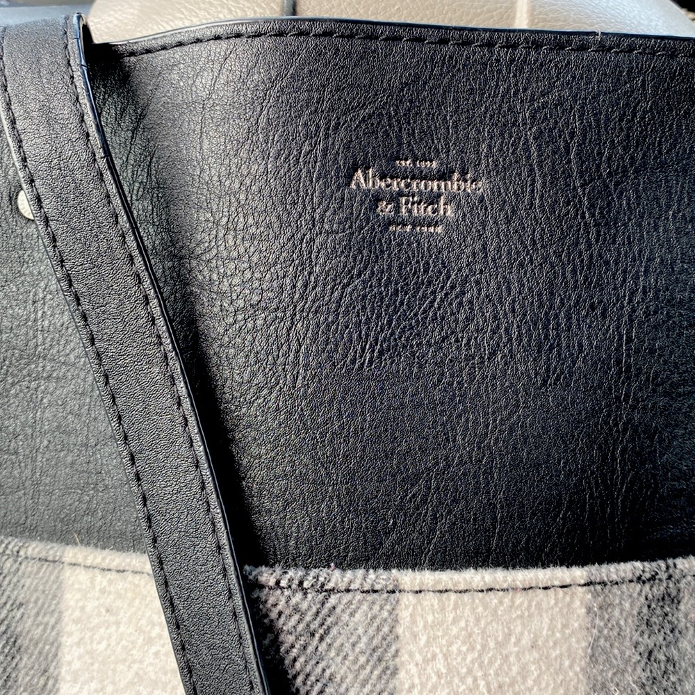 Stylish A&F tote bag ⚫️⚪️✔️ # #giftyourself #fallstyle #awesome